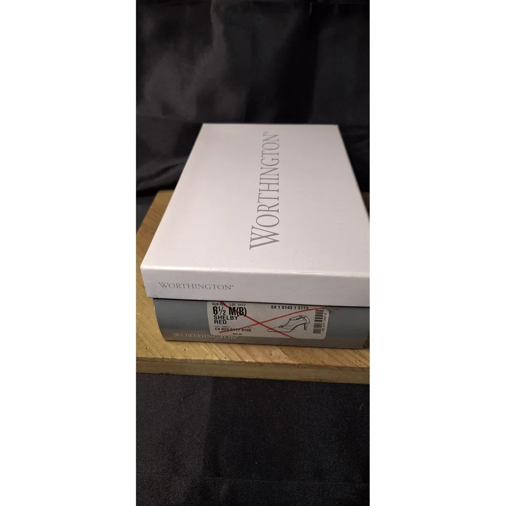 Worthington Shelby Red Leather T-Strap Square Toe Heels Pumps 6.5M 023-5177